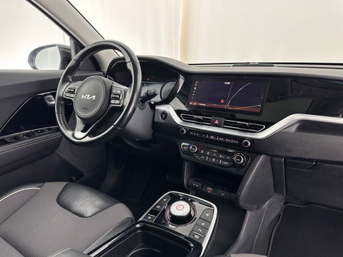 Kia e-Niro DynamicPlusLine 64 kWh (INCL-BTW) Aut.*PANO | 1/2LEATHER | FULL-LED | NAVI-FULLMAP | DAB+ | ADAPTIVE-CRUISE | CAMERA | COMFORT-SEATS | KEYLESS | DIGI-COCKPIT | SHIFT-PADDLES | HEATED-SEATS | CARPLAY | LANE-ASSIST |