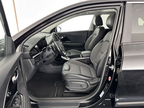 Kia e-Niro DynamicPlusLine 64 kWh (INCL-BTW) Aut.*PANO | 1/2LEATHER | FULL-LED | NAVI-FULLMAP | DAB+ | ADAPTIVE-CRUISE | CAMERA | COMFORT-SEATS | KEYLESS | DIGI-COCKPIT | SHIFT-PADDLES | HEATED-SEATS | CARPLAY | LANE-ASSIST |