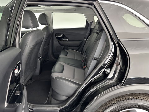 Kia e-Niro DynamicPlusLine 64 kWh (INCL-BTW) Aut.*PANO | 1/2LEATHER | FULL-LED | NAVI-FULLMAP | DAB+ | ADAPTIVE-CRUISE | CAMERA | COMFORT-SEATS | KEYLESS | DIGI-COCKPIT | SHIFT-PADDLES | HEATED-SEATS | CARPLAY | LANE-ASSIST |
