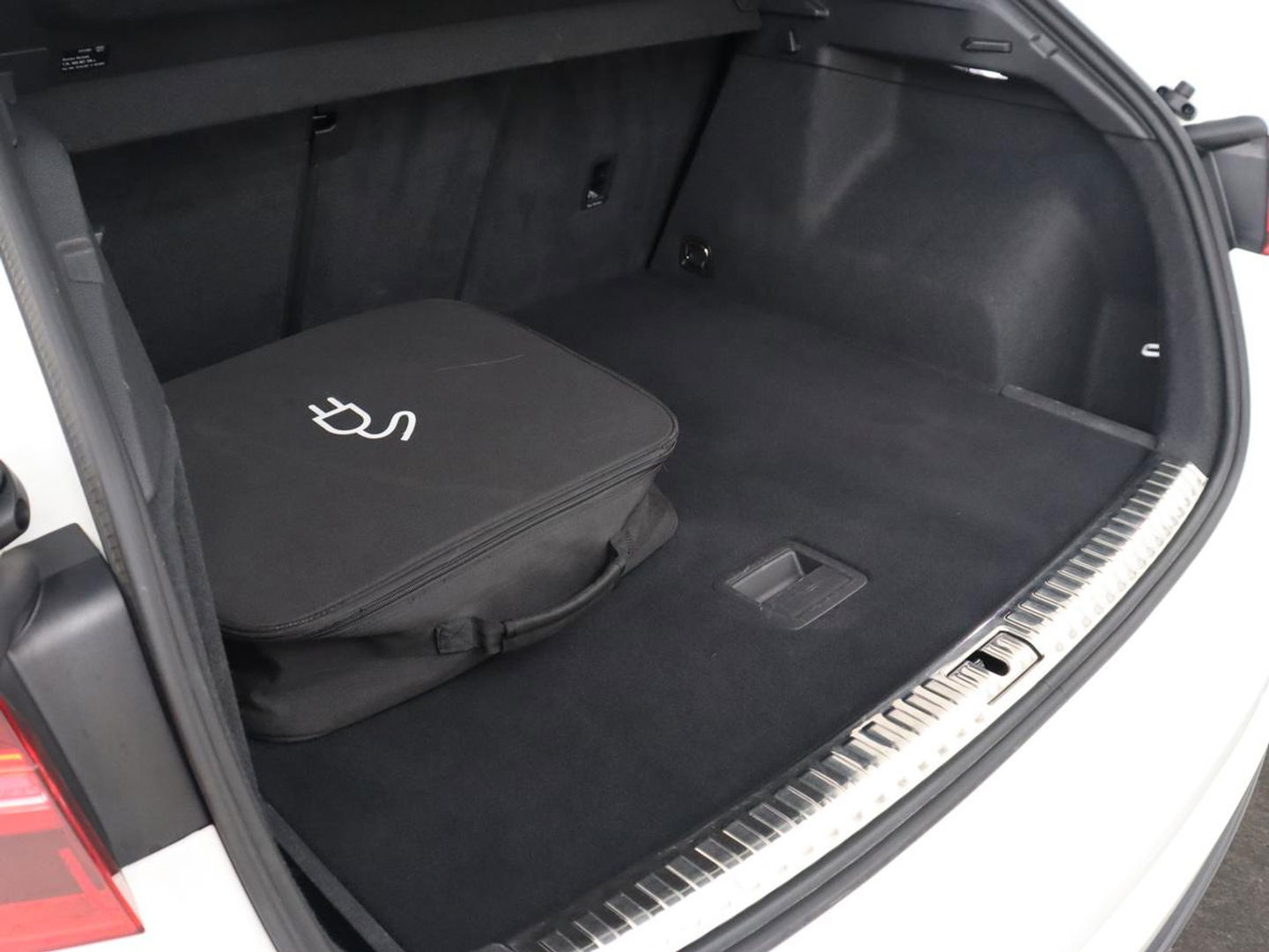Audi Q3 45 TFSI e S edition | Stoelverwarming | Adaptive cruise | Carplay | 19'' | Virtual Cockpit | Sportstoelen | Half leder | Full LED | Parkeerhulp | PHEV | Plug In