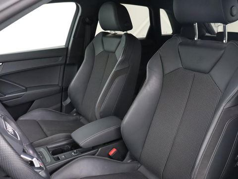 Audi Q3 45 TFSI e S edition | Stoelverwarming | Adaptive cruise | Carplay | 19'' | Virtual Cockpit | Sportstoelen | Half leder | Full LED | Parkeerhulp | PHEV | Plug In
