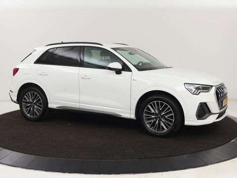 Audi Q3 45 TFSI e S edition | Stoelverwarming | Adaptive cruise | Carplay | 19'' | Virtual Cockpit | Sportstoelen | Half leder | Full LED | Parkeerhulp | PHEV | Plug In