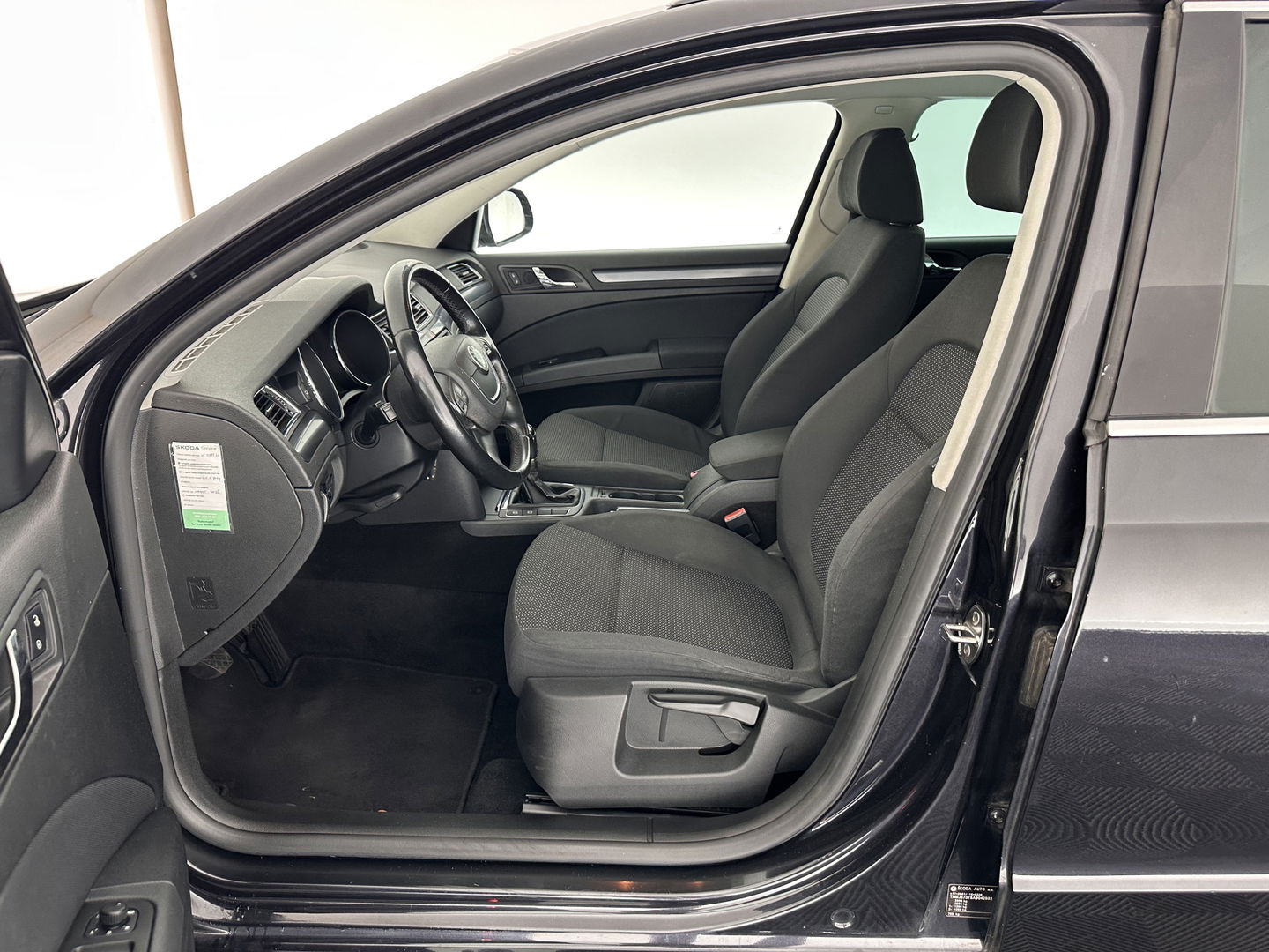 Škoda Superb Combi 1.8 TSI Comfort Business Line *NAVI-FULLMAP | COMFORT-SEATS | ECC | AMUNDSEN-AUDIO | PDC | CRUISE | PRIVACY-GLASS | 16''ALU*