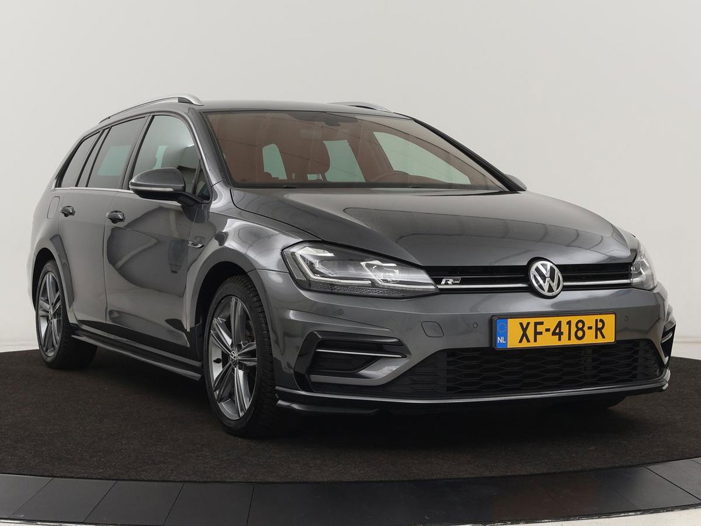 Volkswagen Golf 2.0 TDI R Line | Full LED | Adaptive cruise | Carplay | Sportstoelen | Virtual Cockpit | Verwarmde voorruit | Navigatie | Parkeerhulp