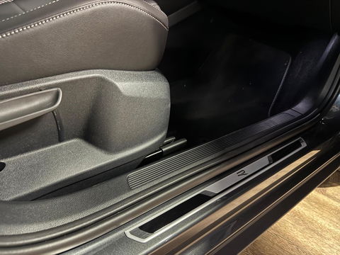 Volkswagen T-Roc 1.5 TSI R-Line MEMORY PANO KEYLESS VOL'