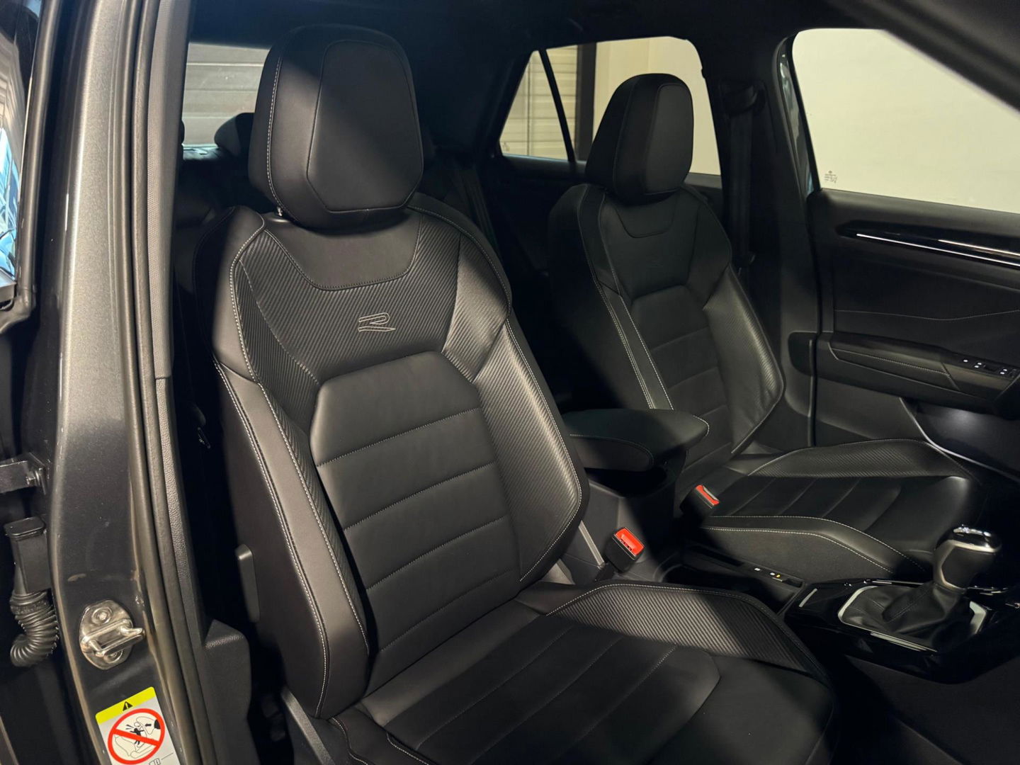 Volkswagen T-Roc 1.5 TSI R-Line MEMORY PANO KEYLESS VOL'