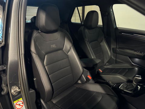 Volkswagen T-Roc 1.5 TSI R-Line MEMORY PANO KEYLESS VOL'