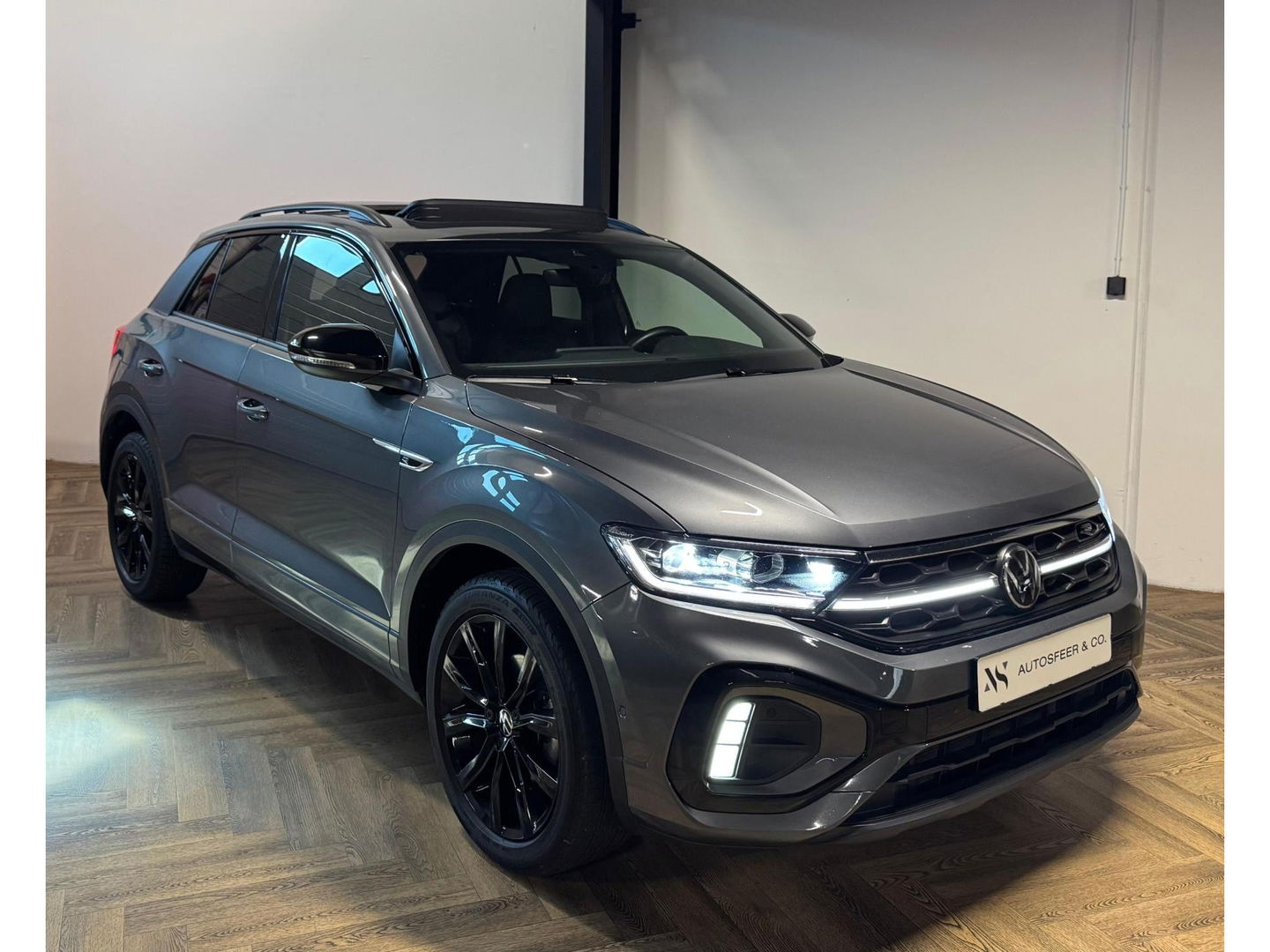 Volkswagen T-Roc 1.5 TSI R-Line MEMORY PANO KEYLESS VOL'