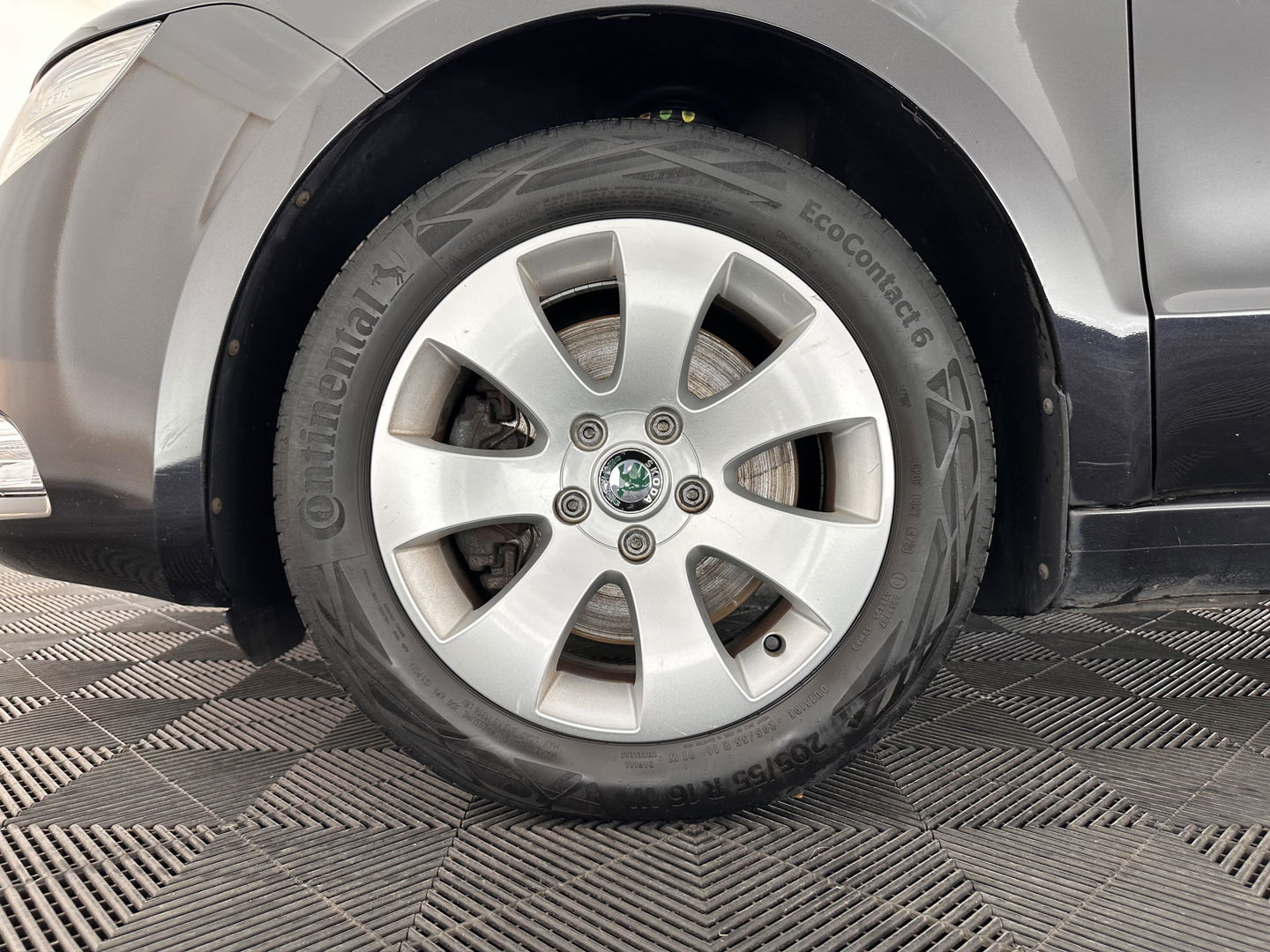 Škoda Superb Combi 1.8 TSI Comfort Business Line *NAVI-FULLMAP | COMFORT-SEATS | ECC | AMUNDSEN-AUDIO | PDC | CRUISE | PRIVACY-GLASS | 16''ALU*