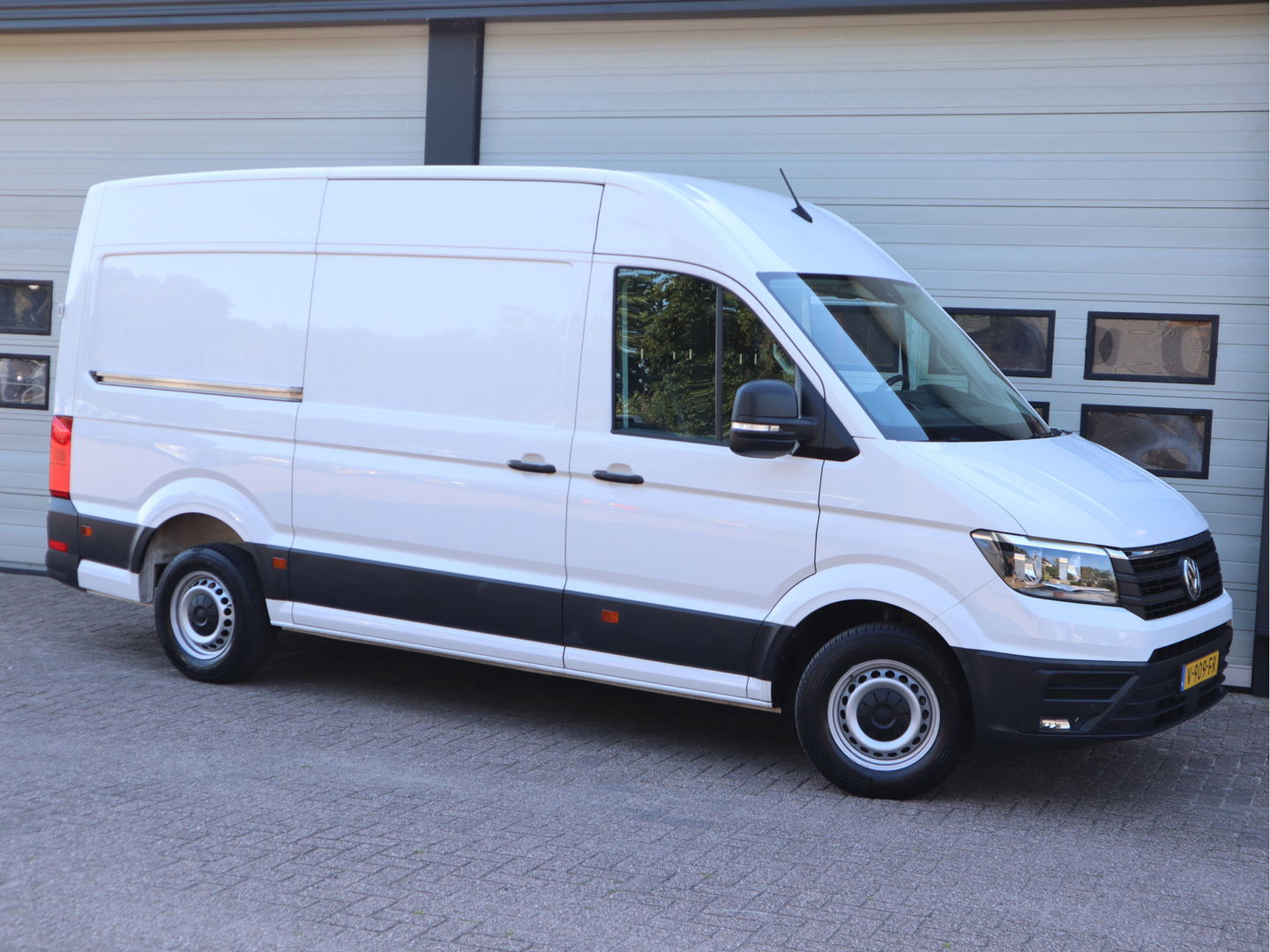 Volkswagen Crafter 2.0 TDI 141pk Euro 6 L3H3 L2H2 - Trekhaak 3t KG - Cruise