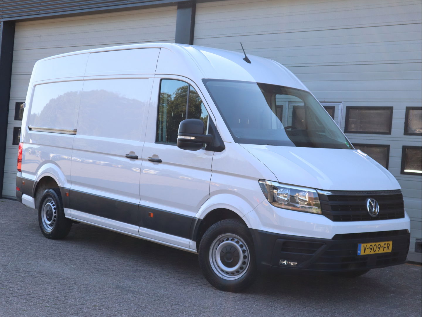 Volkswagen Crafter 2.0 TDI 141pk Euro 6 L3H3 L2H2 - Trekhaak 3t KG - Cruise