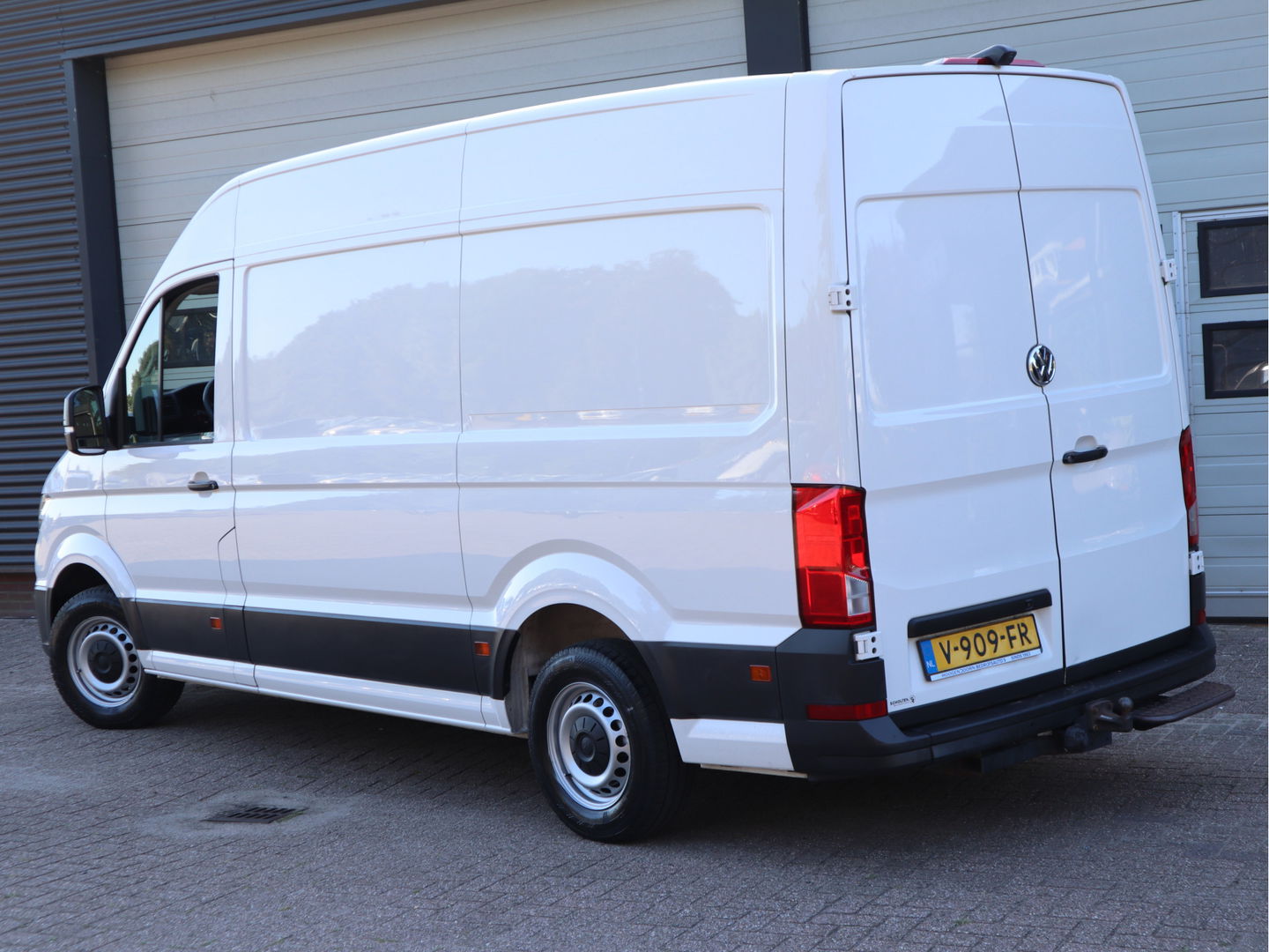 Volkswagen Crafter 2.0 TDI 141pk Euro 6 L3H3 L2H2 - Trekhaak 3t KG - Cruise