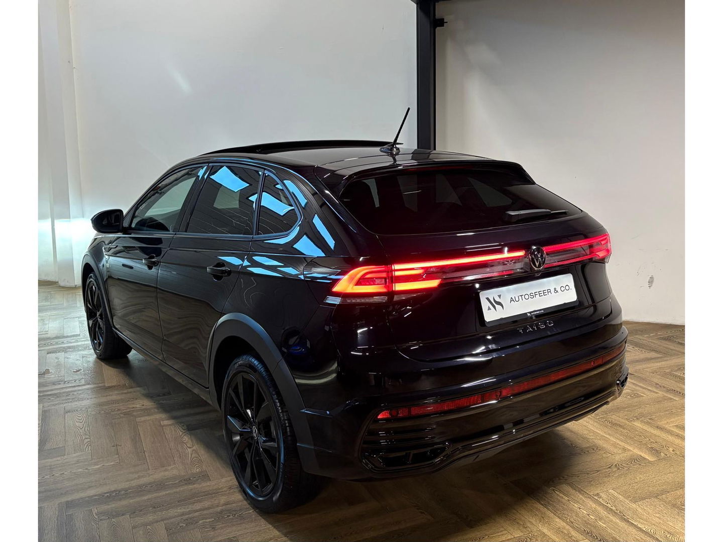 Volkswagen Taigo 1.5 TSI R-Line PANO CAM CARPLAY'