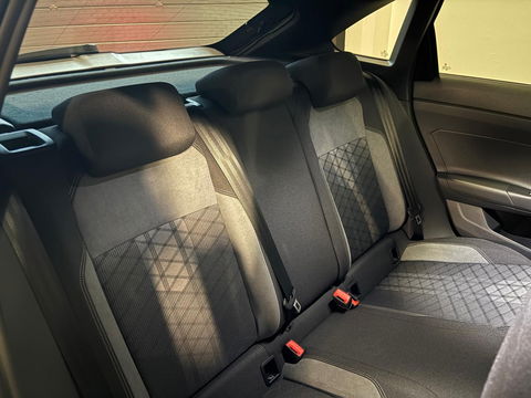 Volkswagen Taigo 1.5 TSI R-Line PANO CAM CARPLAY'