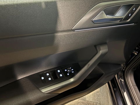Volkswagen Taigo 1.5 TSI R-Line PANO CAM CARPLAY'