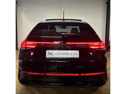 Volkswagen Taigo 1.5 TSI R-Line PANO CAM CARPLAY'