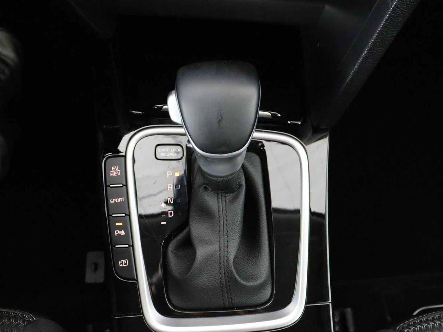 Kia Ceed 1.6 GDI PHEV DynamicPlusLine | Stoel & stuurverwarming | Adaptive cruise | Camera | Carplay | Keyless | Full LED | Climate control | Plug In