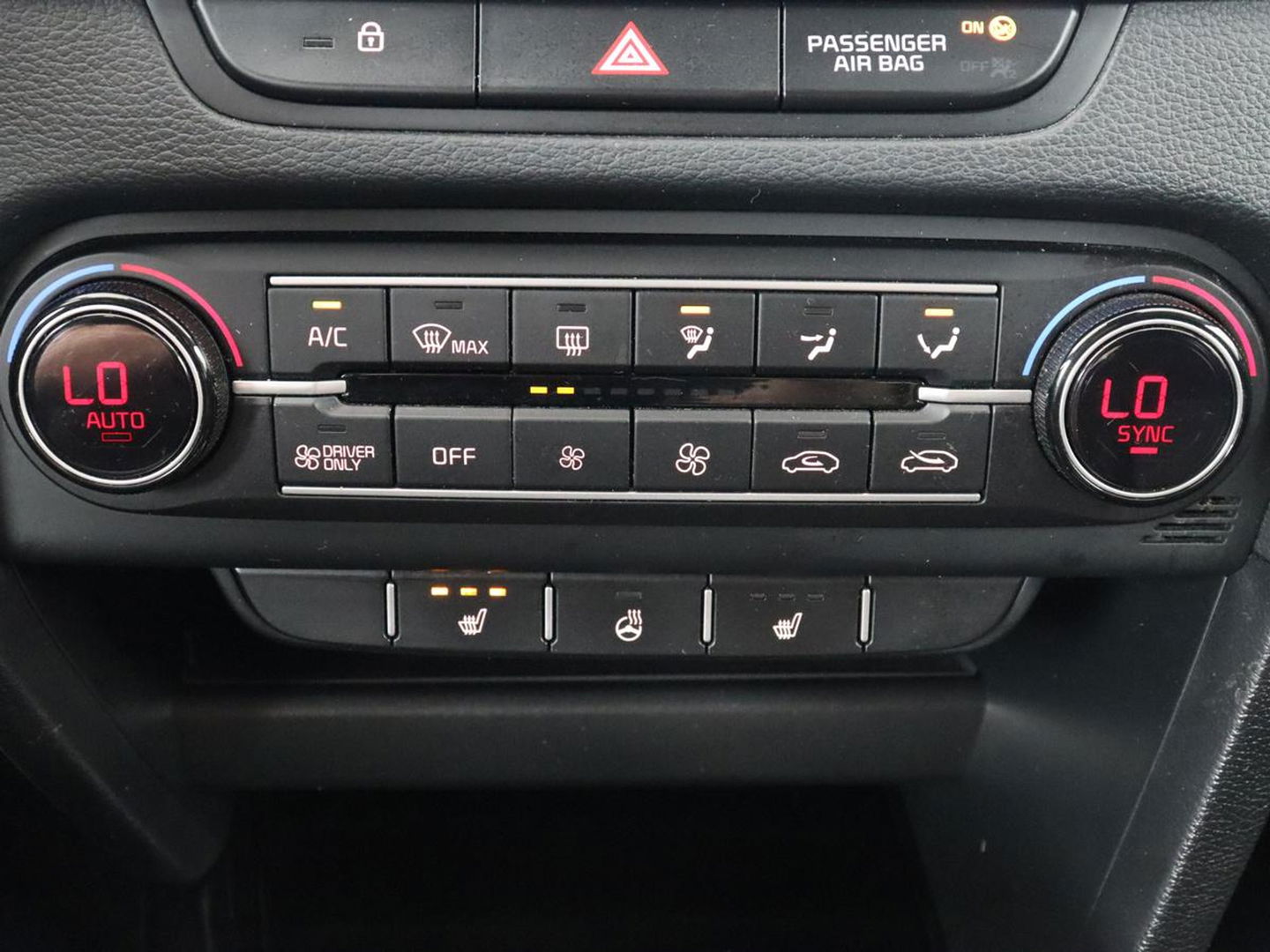 Kia Ceed 1.6 GDI PHEV DynamicPlusLine | Stoel & stuurverwarming | Adaptive cruise | Camera | Carplay | Keyless | Full LED | Climate control | Plug In