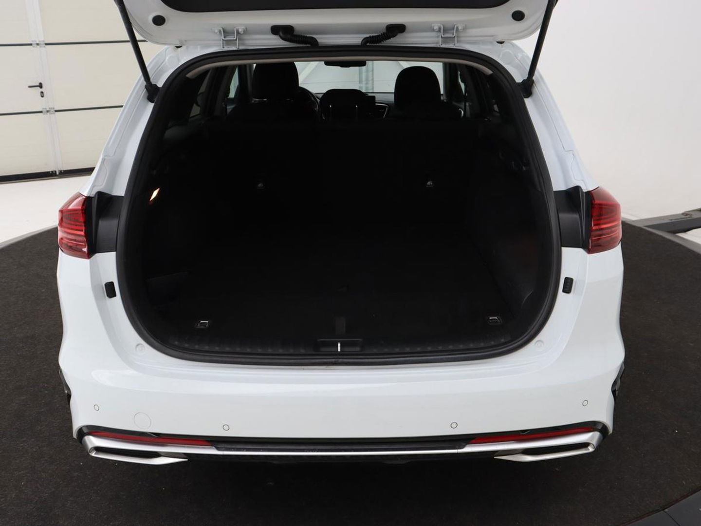 Kia Ceed 1.6 GDI PHEV DynamicPlusLine | Stoel & stuurverwarming | Adaptive cruise | Camera | Carplay | Keyless | Full LED | Climate control | Plug In
