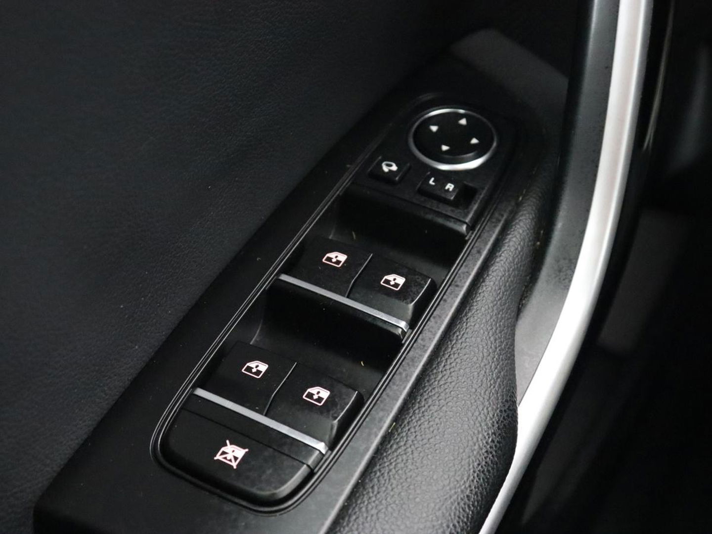 Kia Ceed 1.6 GDI PHEV DynamicPlusLine | Stoel & stuurverwarming | Adaptive cruise | Camera | Carplay | Keyless | Full LED | Climate control | Plug In