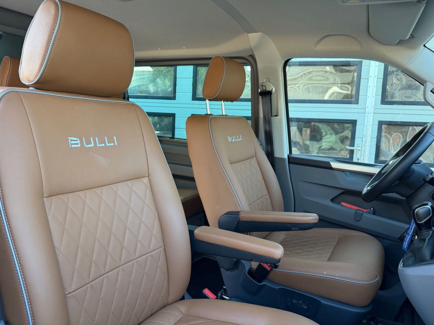 Volkswagen Transporter 2.0 TDI 150pk Bulli - DC Leder - NL-Auto 1ste Eigenaar - Two Tone