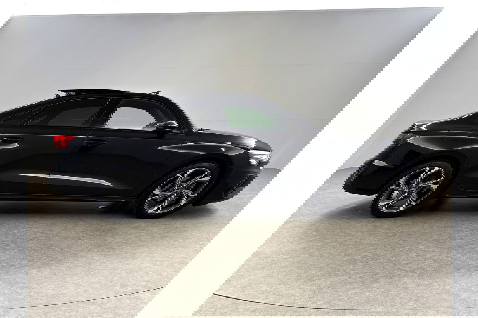 Audi A3 30 TFSI S-Line Pano LED Virtual Carplay ACC Clima Navi PDC 18''LMV