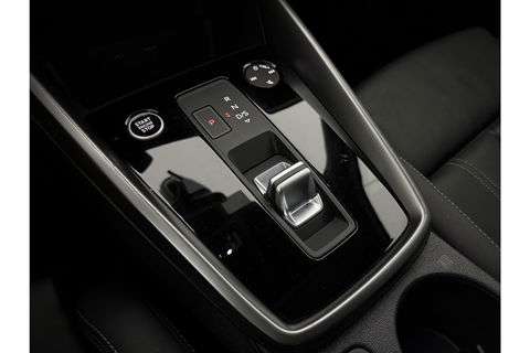 Audi A3 30 TFSI S-Line Pano LED Virtual Carplay ACC Clima Navi PDC 18''LMV