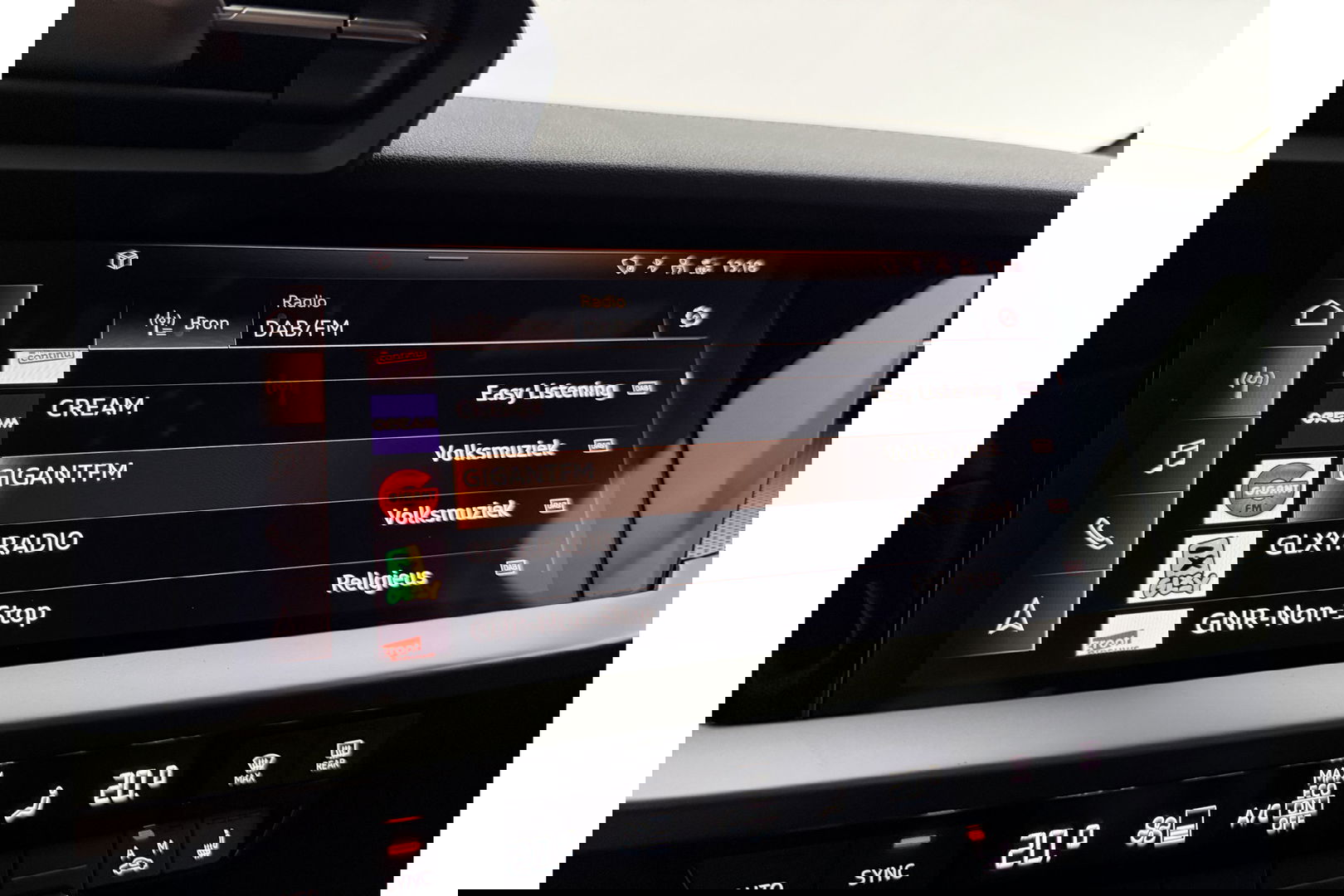 Audi A3 30 TFSI S-Line Pano LED Virtual Carplay ACC Clima Navi PDC 18''LMV
