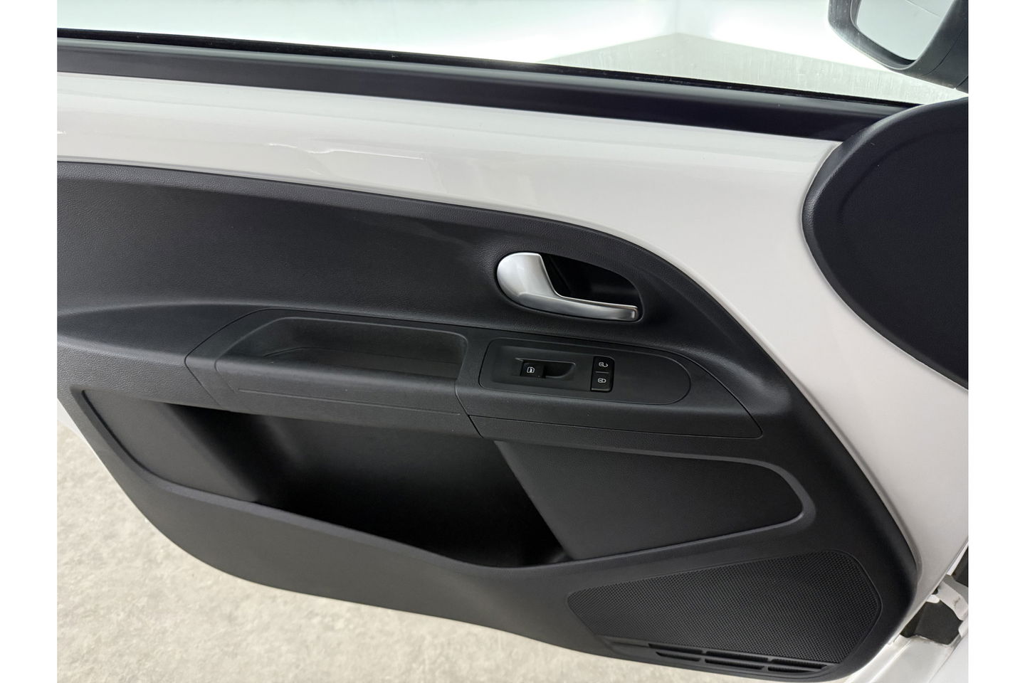 Volkswagen up! 1.0 move up! Airco Navigatie 15''LMV