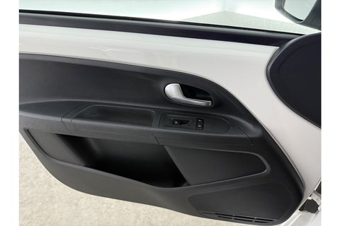 Volkswagen up! 1.0 move up! Airco Navigatie 15''LMV