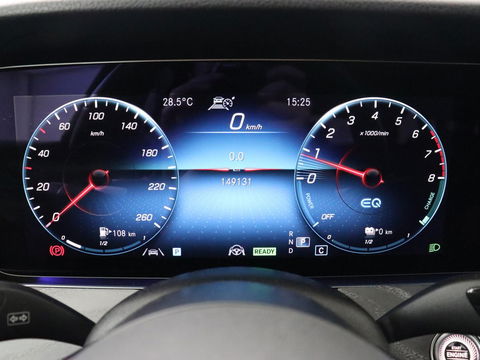 Mercedes-Benz E-Klasse 300e Avantgarde | Adaptive cruise | Stoelverwarming | 360 Camera | Carplay | Trekhaak | Sfeerverlichting | Half leder | Navigatie | Widescreen | Full LED | PHEV | Plug In