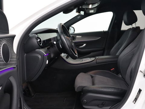 Mercedes-Benz E-Klasse 300e Avantgarde | Adaptive cruise | Stoelverwarming | 360 Camera | Carplay | Trekhaak | Sfeerverlichting | Half leder | Navigatie | Widescreen | Full LED | PHEV | Plug In