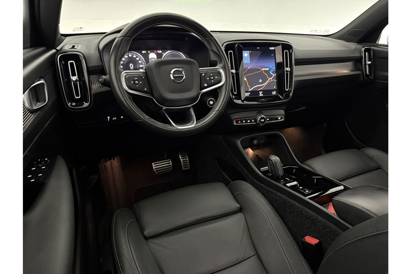 Volvo XC40 1.5 T5 Recharge Inscription 262PK Pano Camera Carplay LED Virtual Clima Cruise Navi Leder PDC 19''LMV