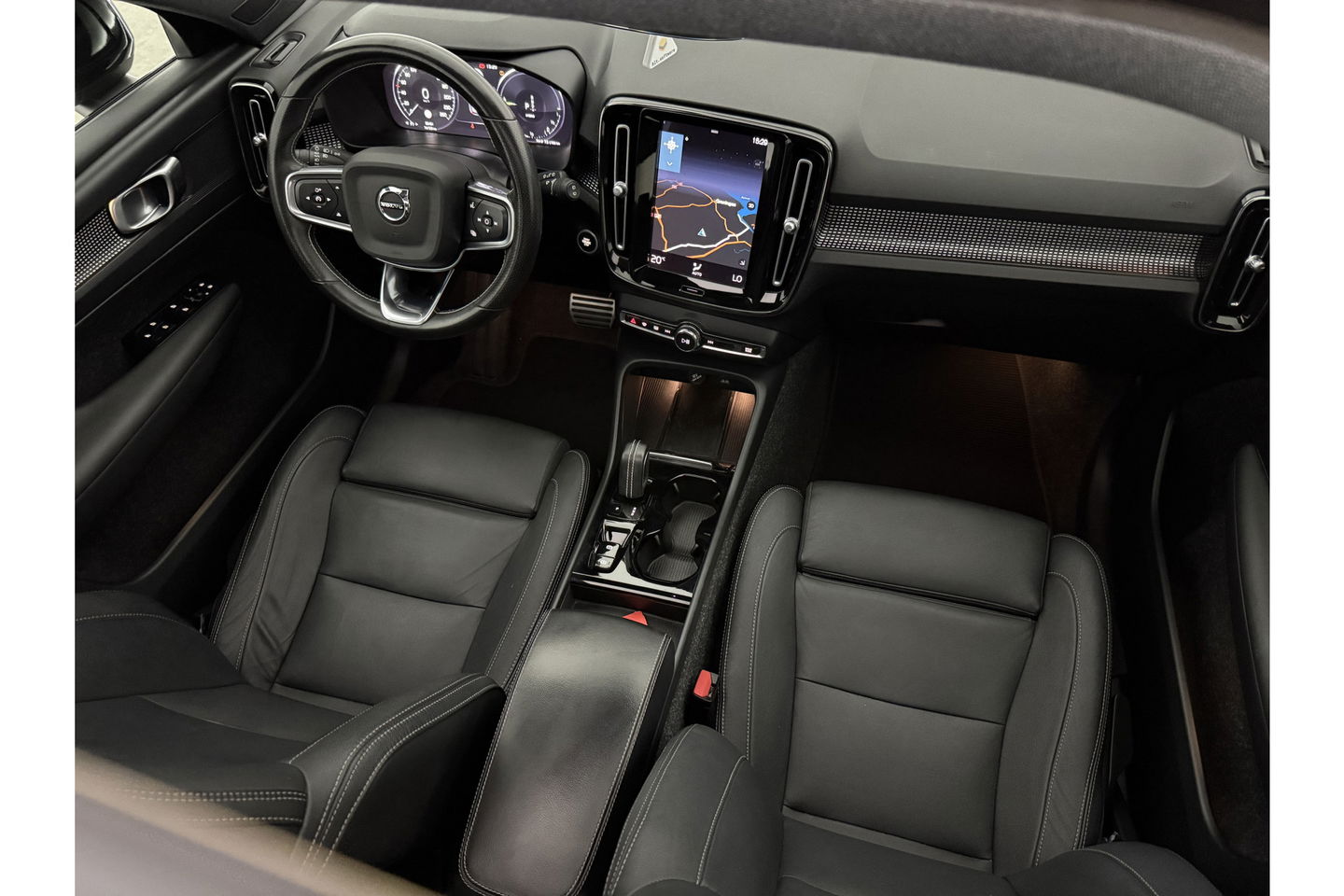 Volvo XC40 1.5 T5 Recharge Inscription 262PK Pano Camera Carplay LED Virtual Clima Cruise Navi Leder PDC 19''LMV