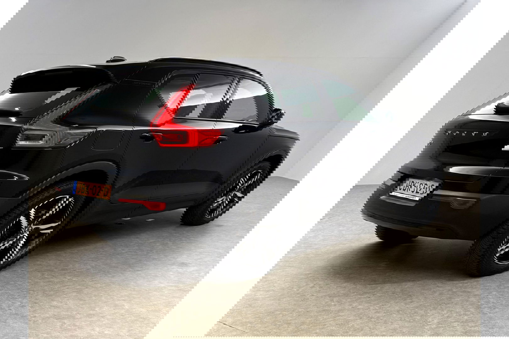 Volvo XC40 1.5 T5 Recharge Inscription 262PK Pano Camera Carplay LED Virtual Clima Cruise Navi Leder PDC 19''LMV