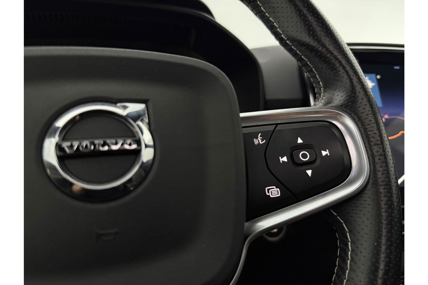 Volvo XC40 1.5 T5 Recharge Inscription 262PK Pano Camera Carplay LED Virtual Clima Cruise Navi Leder PDC 19''LMV