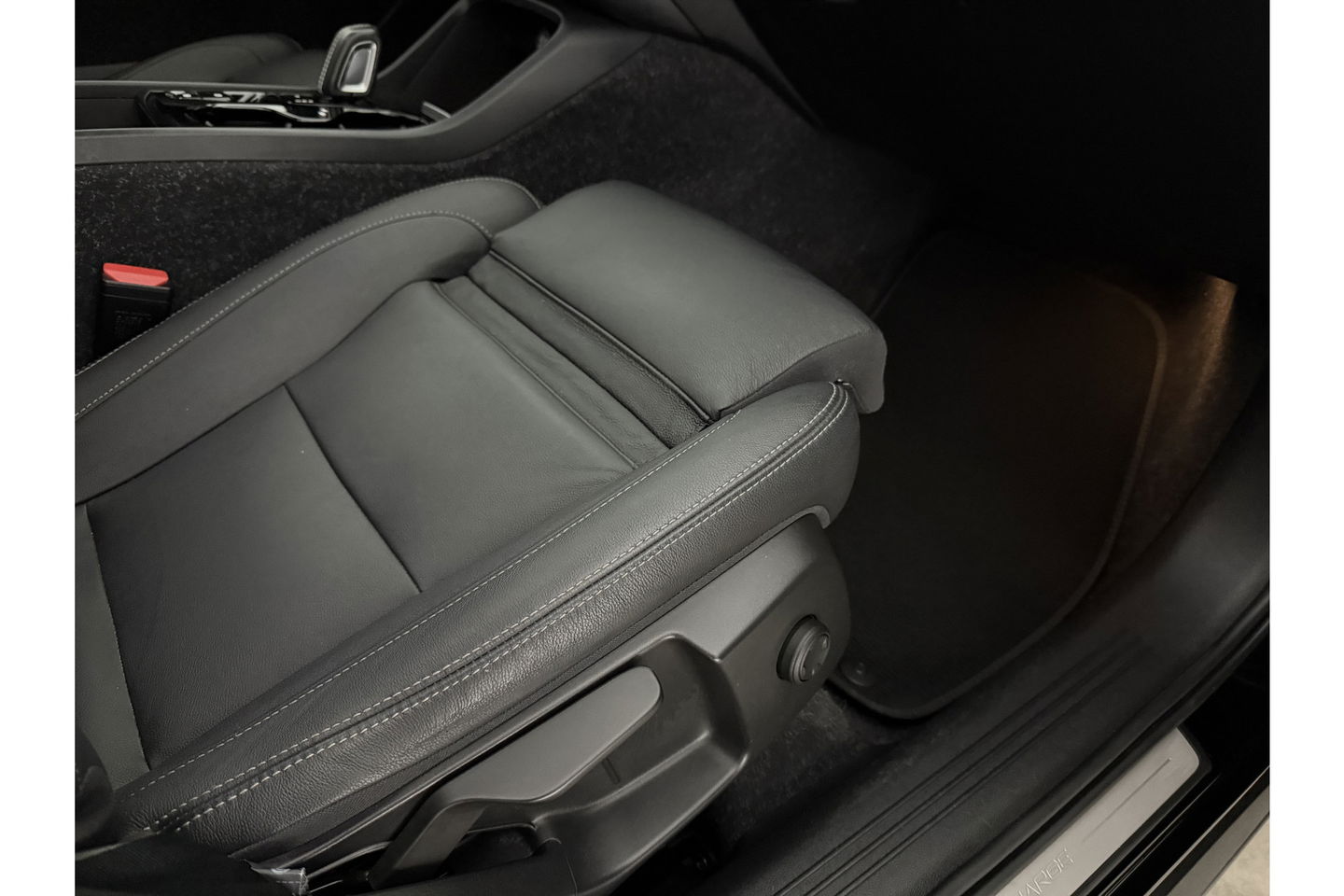 Volvo XC40 1.5 T5 Recharge Inscription 262PK Pano Camera Carplay LED Virtual Clima Cruise Navi Leder PDC 19''LMV