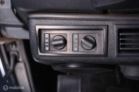 Land Rover Defender 90 Td5 Soft Top | Airco | youngtimer | stoelverwarming | leder | zeer mooi |