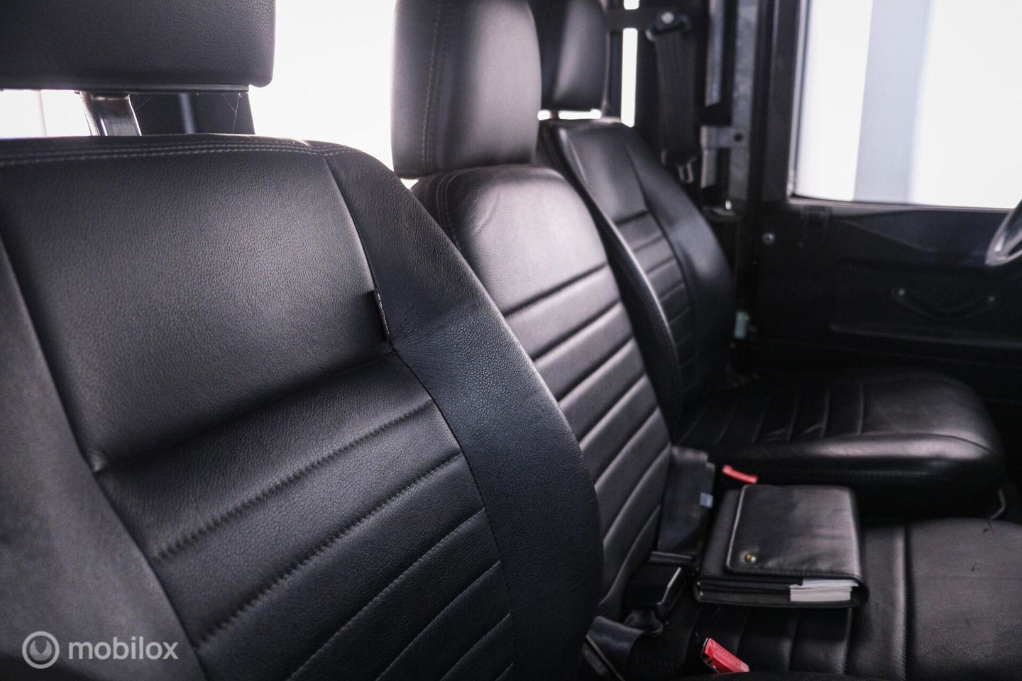 Land Rover Defender 90 Td5 Soft Top | Airco | youngtimer | stoelverwarming | leder | zeer mooi |