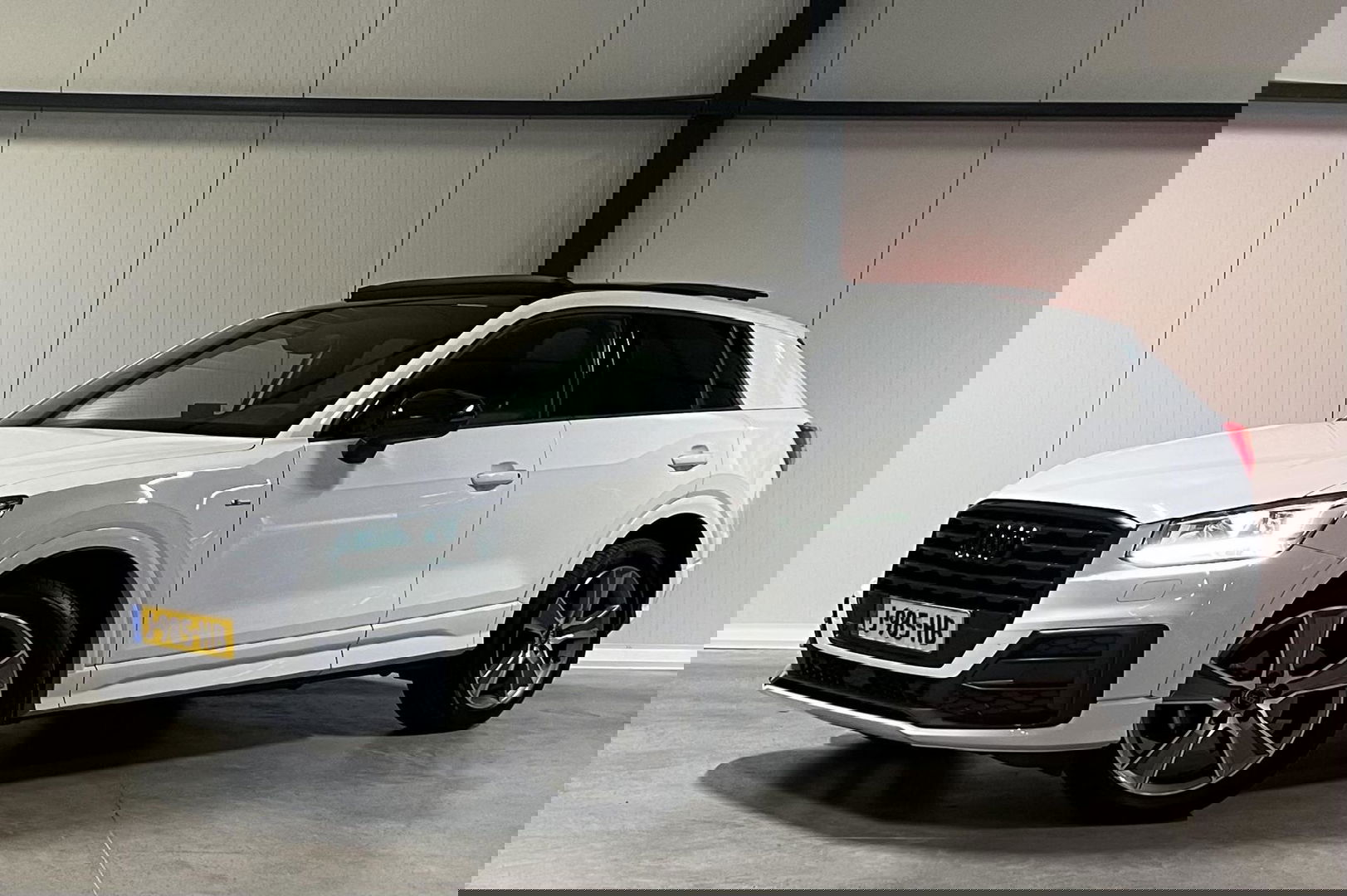 Audi Q2 35 TFSI 150PK S-line Pano Navi Carplay Black Optic