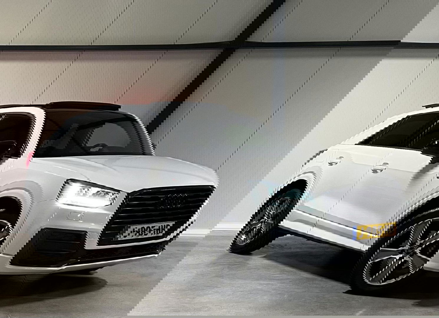 Audi Q2 35 TFSI 150PK S-line Pano Navi Carplay Black Optic