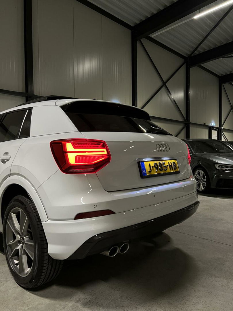Audi Q2 35 TFSI 150PK S-line Pano Navi Carplay Black Optic