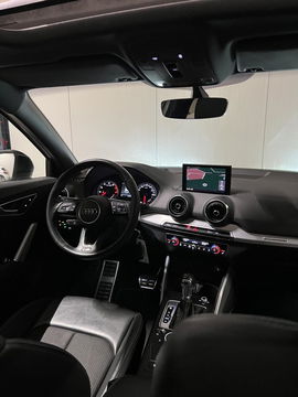Audi Q2 35 TFSI 150PK S-line Pano Navi Carplay Black Optic