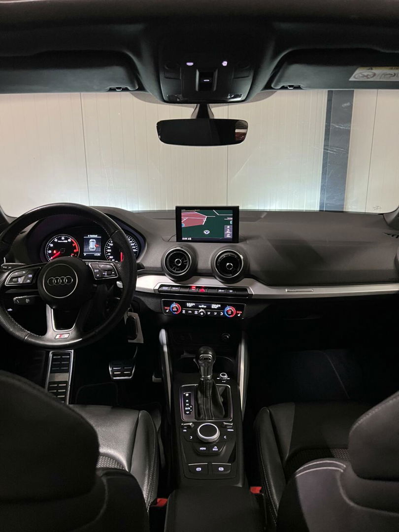 Audi Q2 35 TFSI 150PK S-line Pano Navi Carplay Black Optic