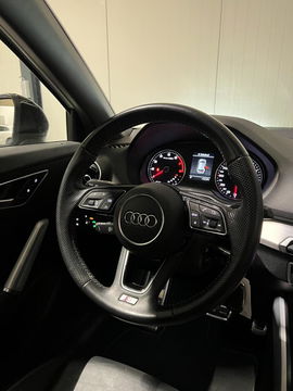 Audi Q2 35 TFSI 150PK S-line Pano Navi Carplay Black Optic