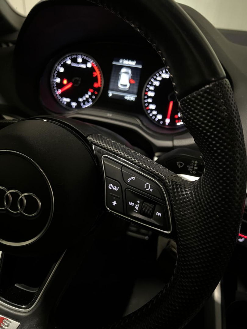 Audi Q2 35 TFSI 150PK S-line Pano Navi Carplay Black Optic