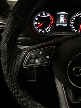 Audi Q2 35 TFSI 150PK S-line Pano Navi Carplay Black Optic