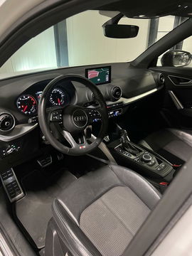 Audi Q2 35 TFSI 150PK S-line Pano Navi Carplay Black Optic