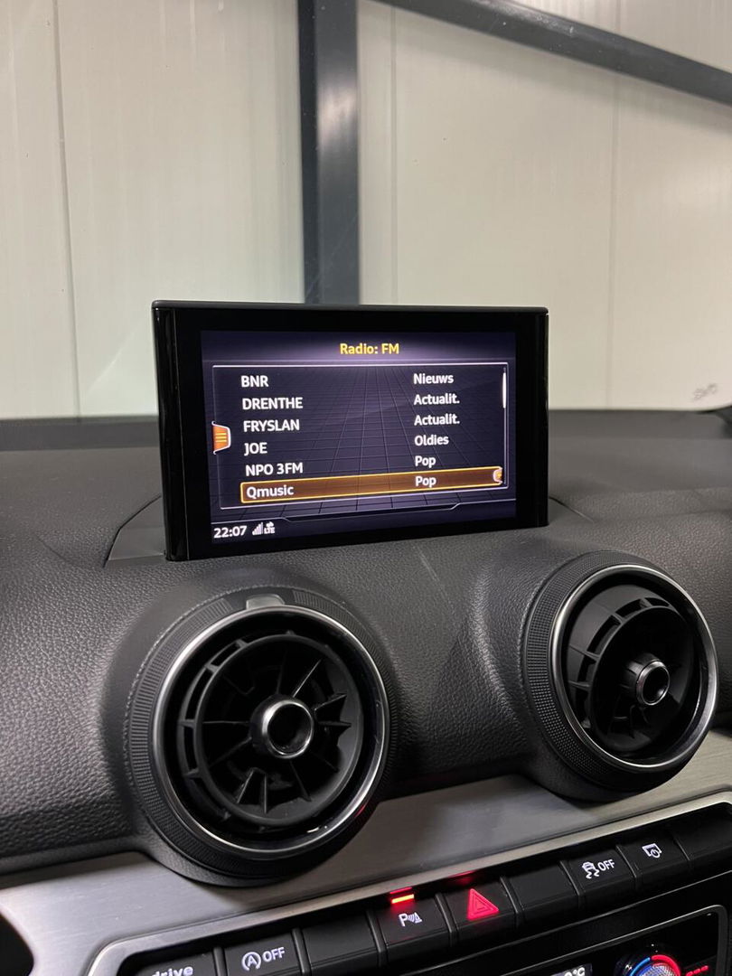 Audi Q2 35 TFSI 150PK S-line Pano Navi Carplay Black Optic