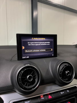 Audi Q2 35 TFSI 150PK S-line Pano Navi Carplay Black Optic